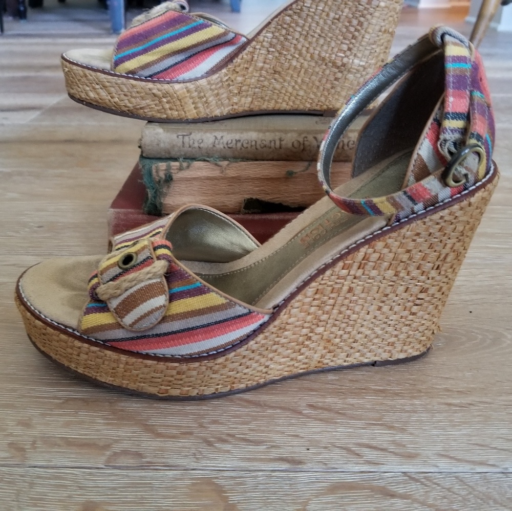Kenneth Cole Reaction ~ Wedge Sandals